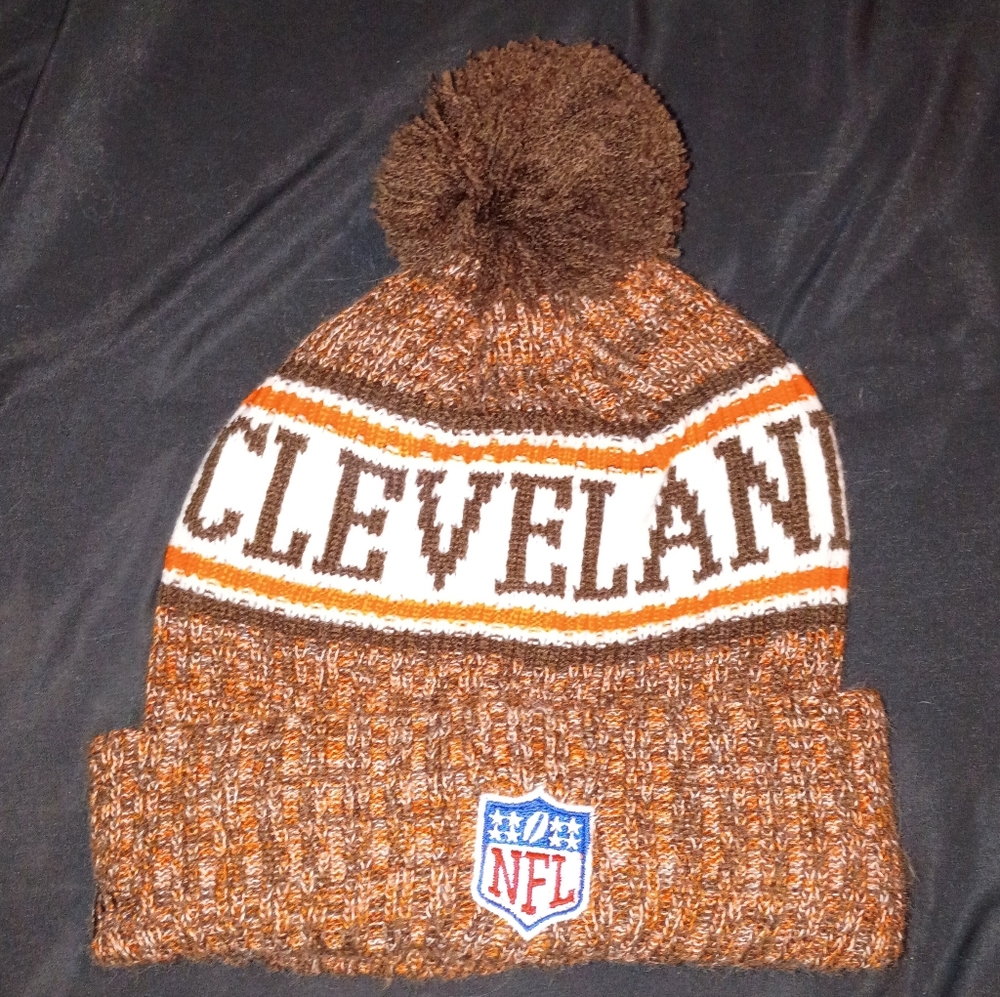 NWOT New Era Brown Knit Beanie with NFL Logo